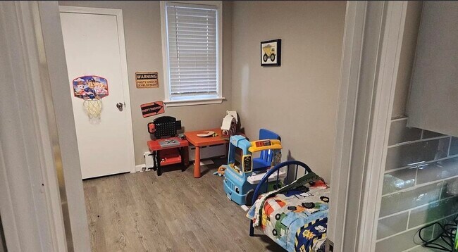 Building Photo - 520 Beech St