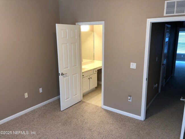 Building Photo - 8078 Summer Cove Ct