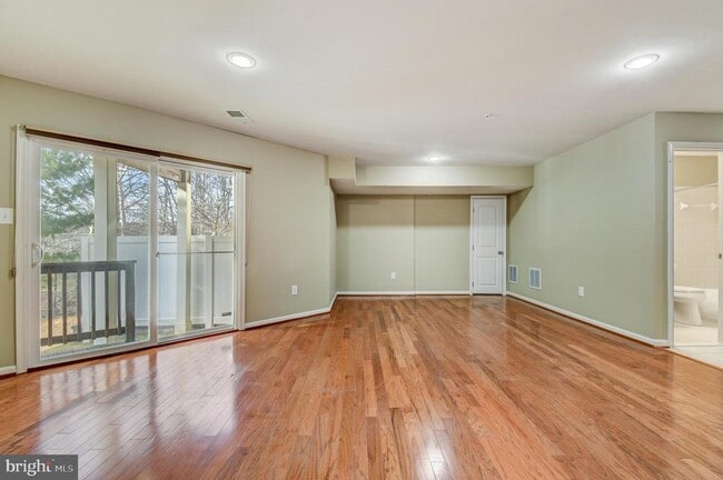 Building Photo - 9851 Garden Ranges