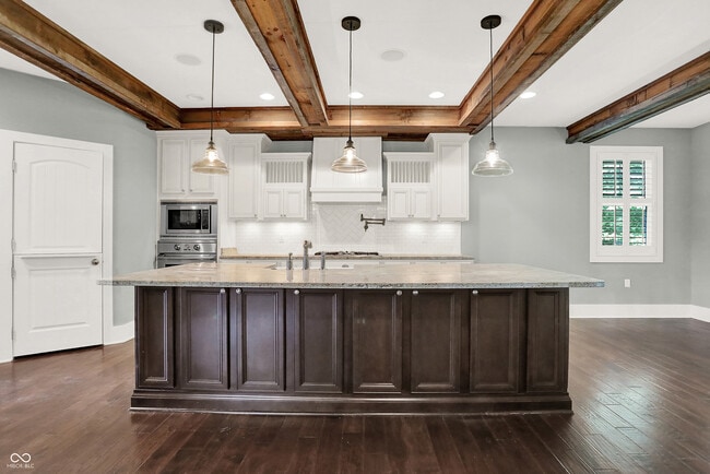 Building Photo - 16893 Oak Manor Dr