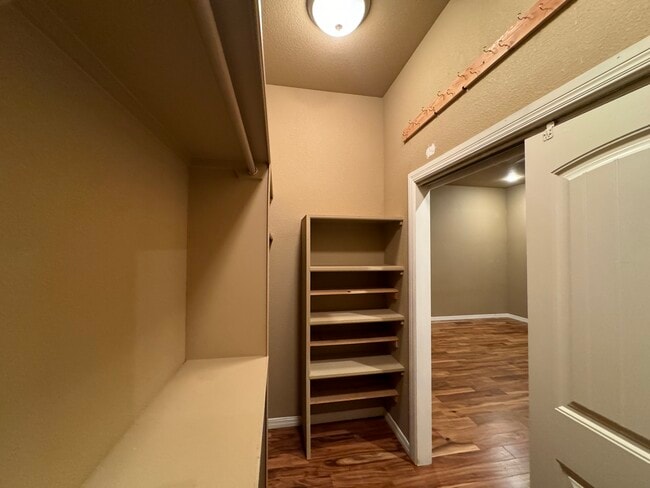 Building Photo - 682 La Melodia Dr