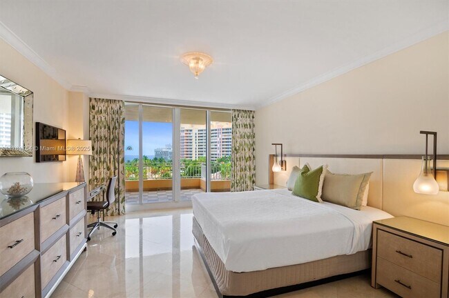 Building Photo - 791 Crandon Blvd