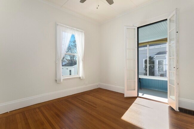 Building Photo - 128 Woburn St