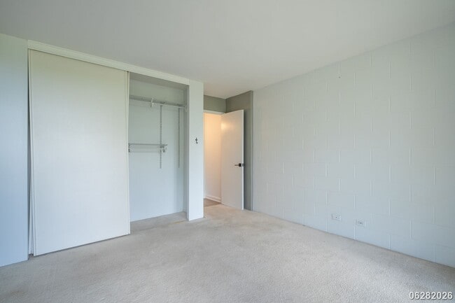 Building Photo - $2,250 / 1br - 1 BED 1 BATH CONDO IN KEMO'O BY THE LAKE