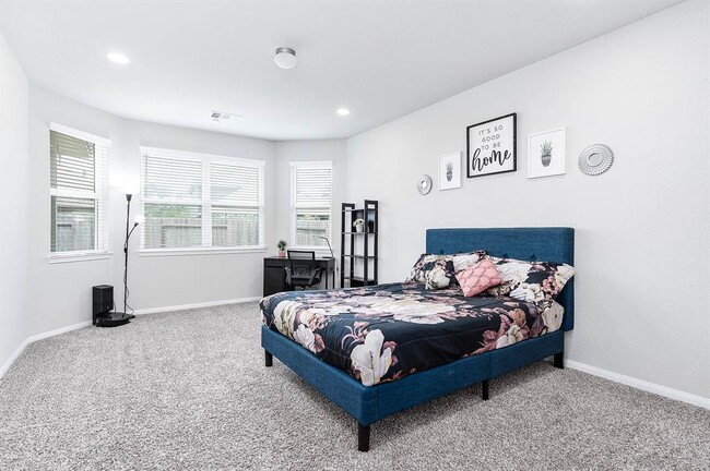 Building Photo - 25130 Bells Canyon Dr