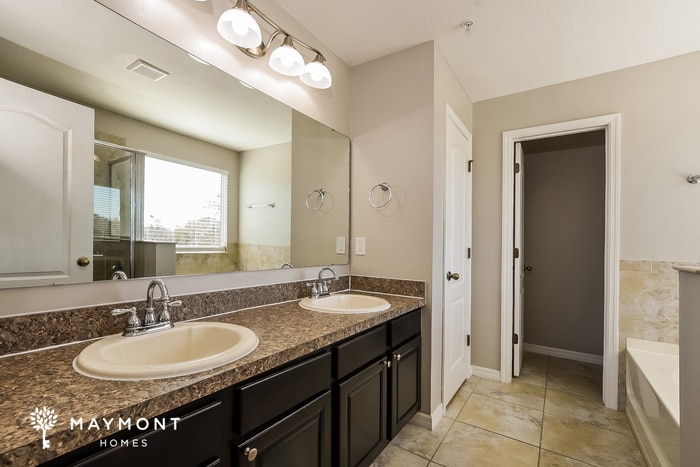 Building Photo - 226 White Dogwood Ln