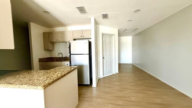 Building Photo - 7610 Rocio Dr