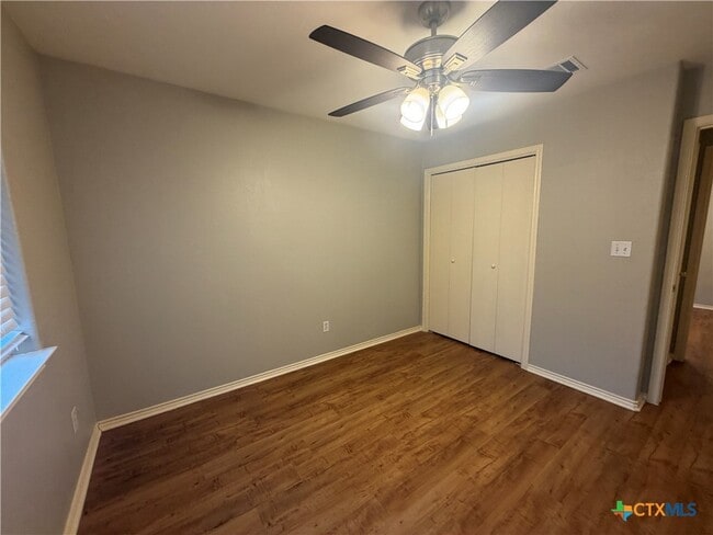 Building Photo - 2752 FM1044
