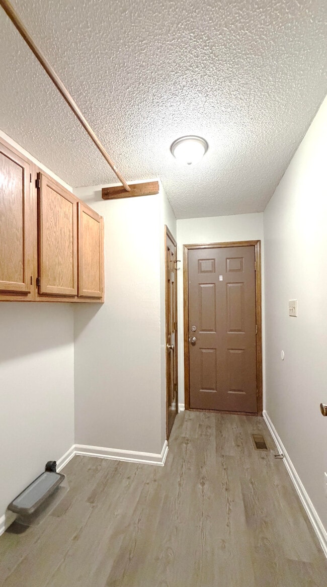 Building Photo - 2387 Riverchase Pl