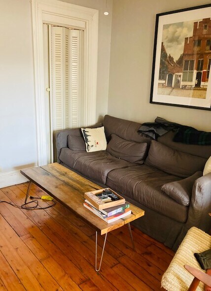 Living Area - 156 Luquer St