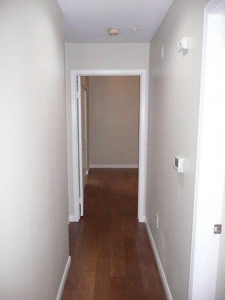 Building Photo - 2630 Dunstan Dr