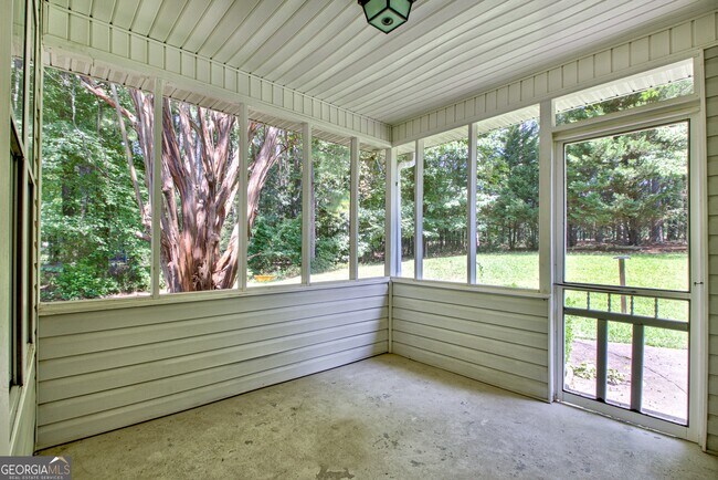 Building Photo - 45 Paces Landing Dr