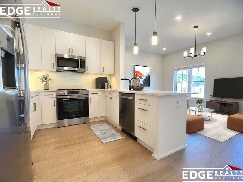 Building Photo - 9 Newton St