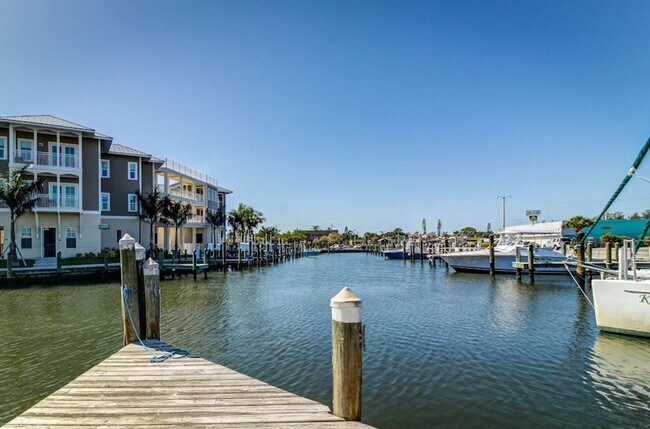 Building Photo - 211 S Bay Blvd