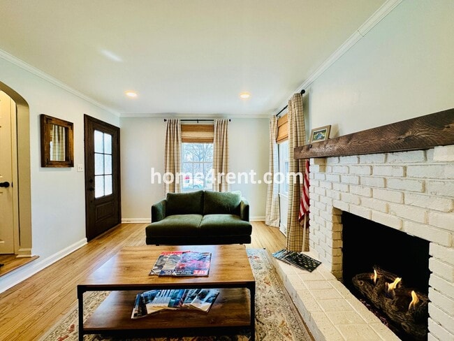 Building Photo - Charming, Prairie Village Home in a Quiet Neighborhood with Wood Floors and a Fenced Yard!