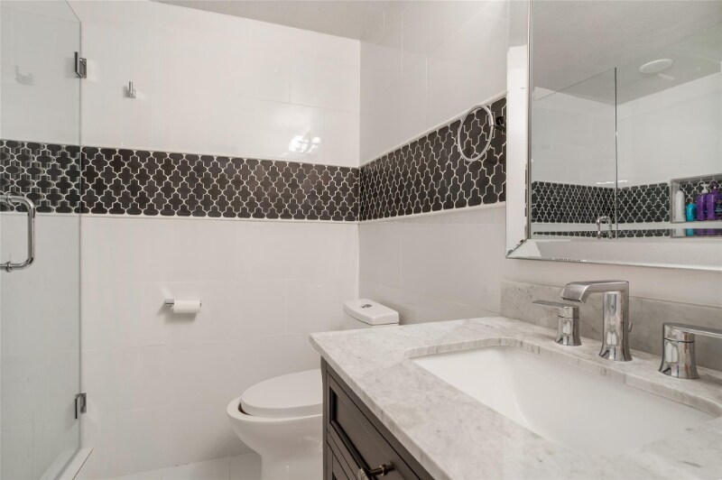 Building Photo - 6116 St Moritz Ave
