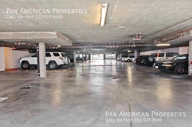 Building Photo - 10380 Almayo Ave