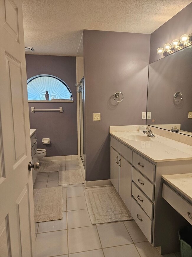 Building Photo - 2 BEDROOM 2 BATH HOME IN  PELICAN BAY GATED COMMUNITY