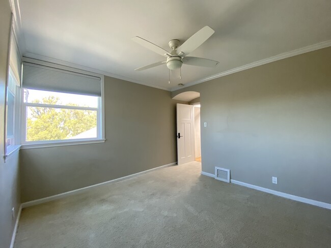 Building Photo - 161 El Bonito Way