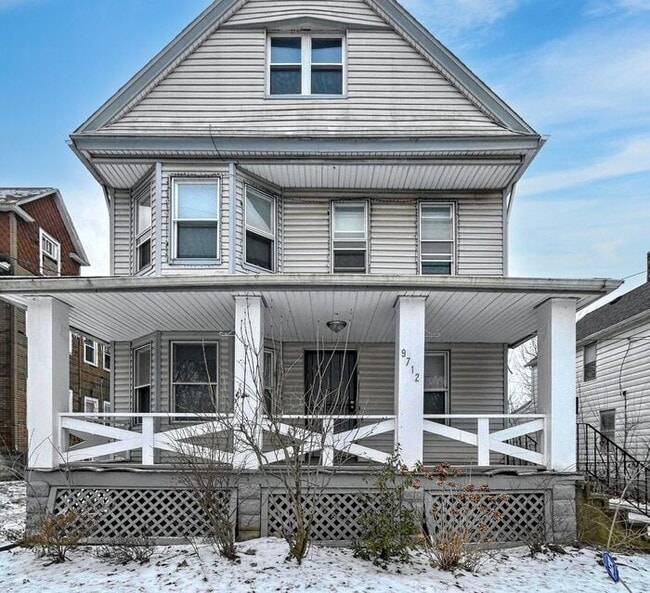 Primary Photo - Charming 2-Bedroom Home with Convenient Ac...