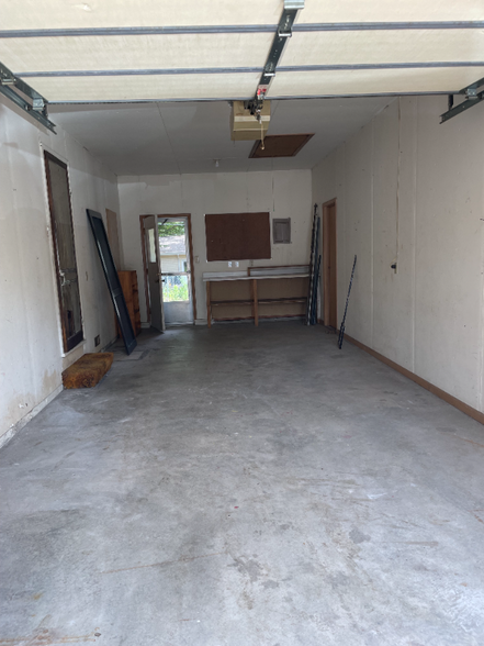 Building Photo - 612 E Colorado Ave