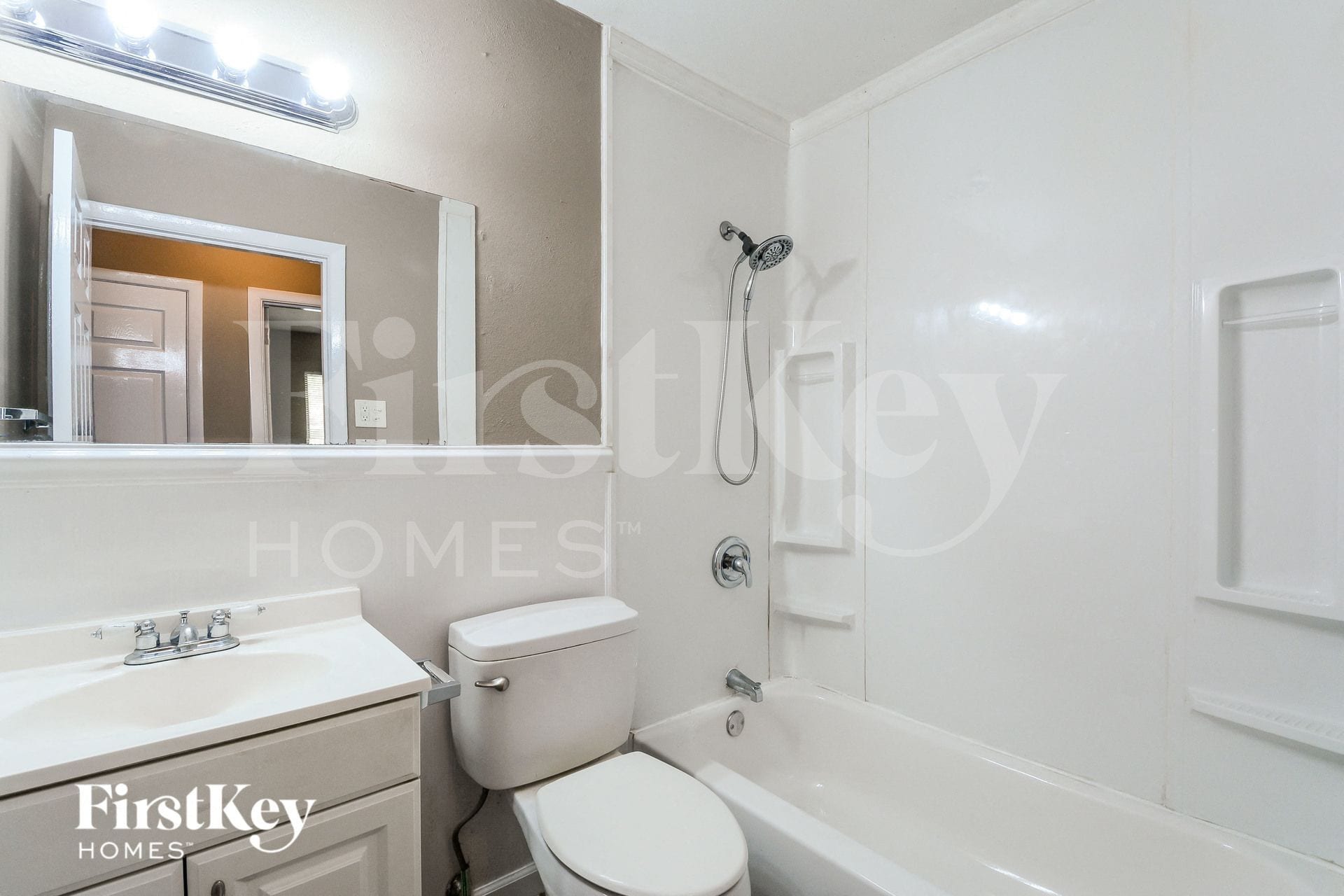 Building Photo - 712 Undercliff Dr