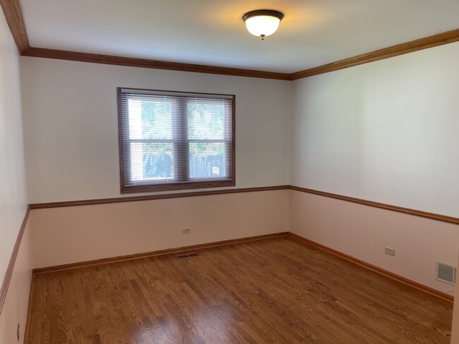 Building Photo - 601 Barbary Ln