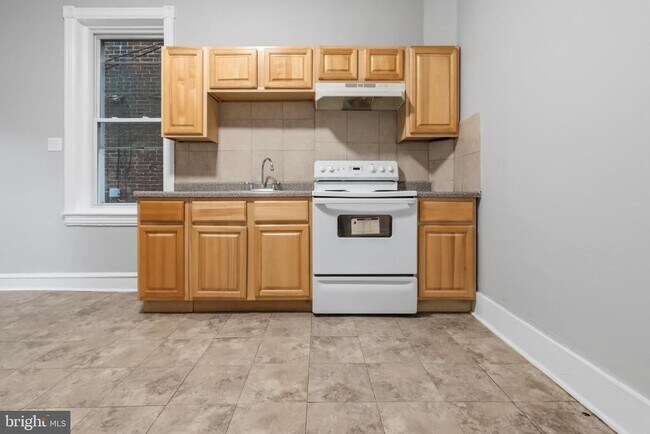 Building Photo - 3545 N 11th St