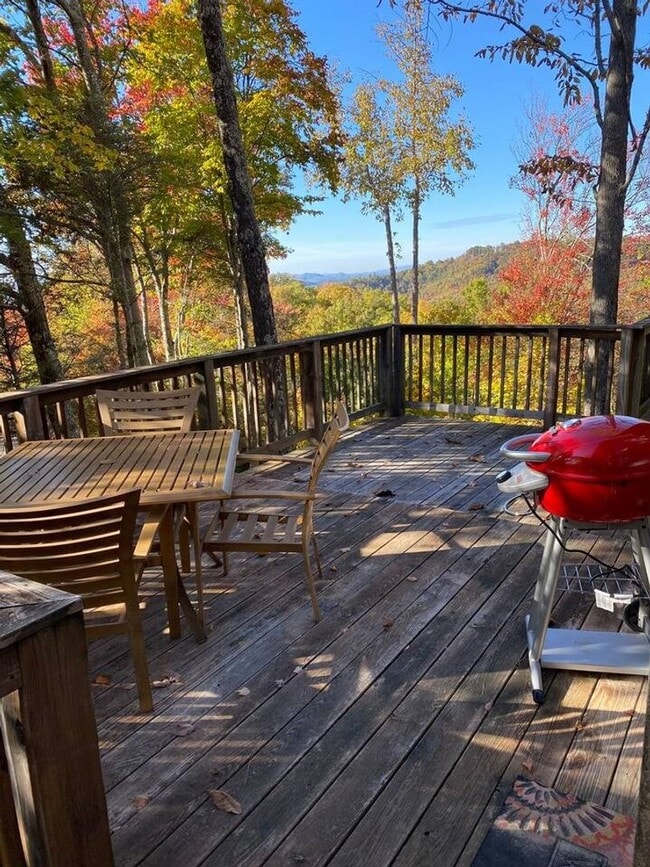 Building Photo - 390 Fall Creek Meadows Ln