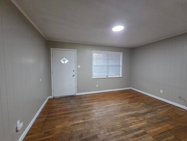 Building Photo - 4535 Beacon Hls Dr