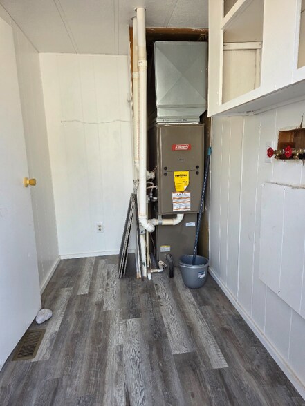 Building Photo - 220 17th Ave