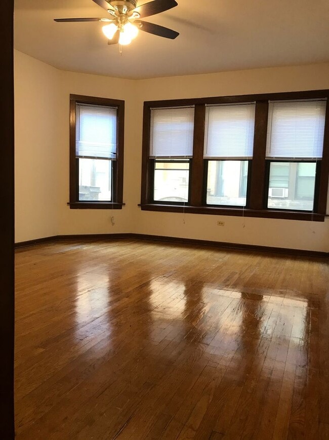Building Photo - Beautiful Studio Apartment Available for Sublet March 1st