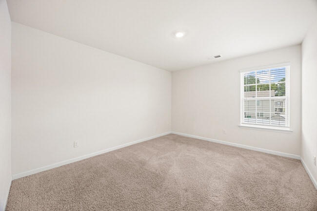Building Photo - 5043 Deisy May Ln
