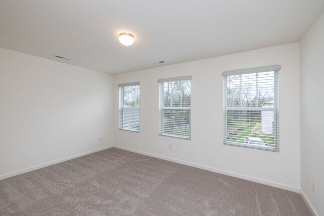 Building Photo - 465 Kinnerton Pl