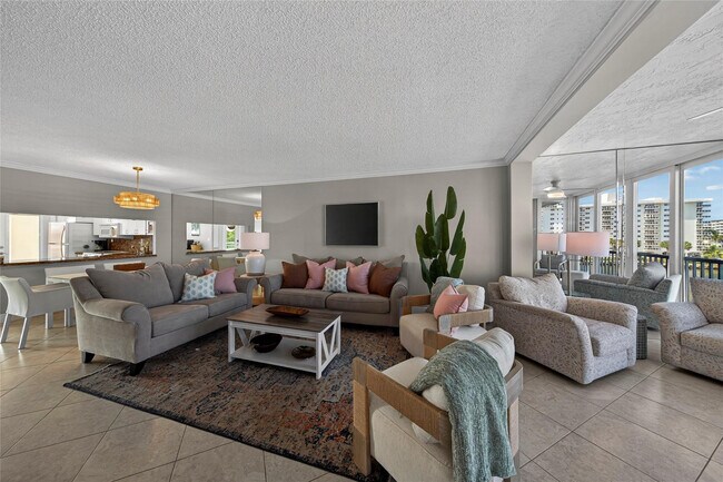 Building Photo - 3180 NE 48th Ct