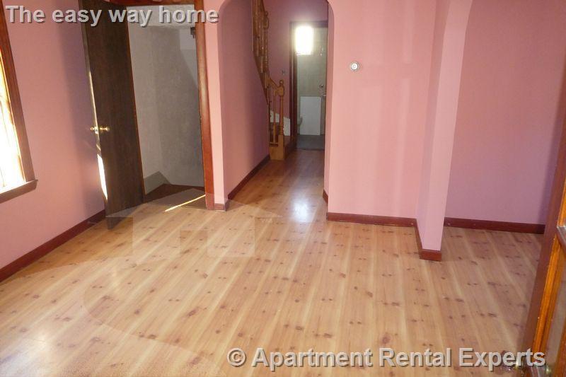 Building Photo - 569 Main St