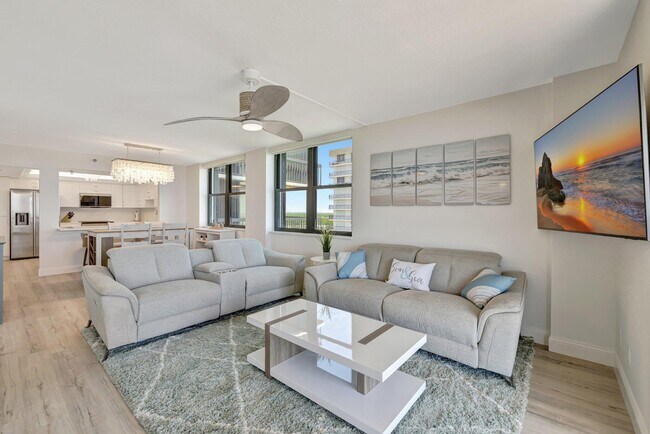 Building Photo - 3100 N Hwy A1A