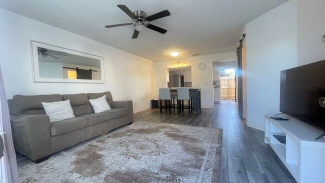 Building Photo - 1718 Silver Creek Ct