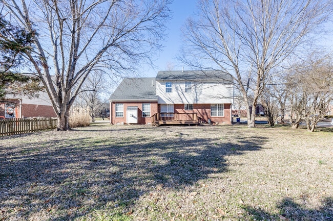 Building Photo - 605 Founders Pointe Blvd