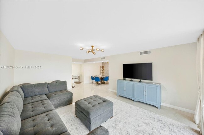 Building Photo - 18081 Biscayne Blvd
