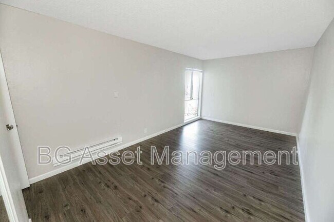 Building Photo - 944 Fletcher Ln