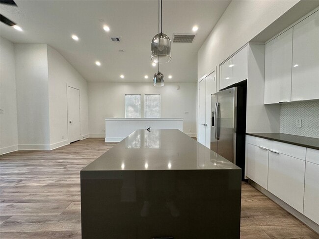 Building Photo - 6642 Del Rio St