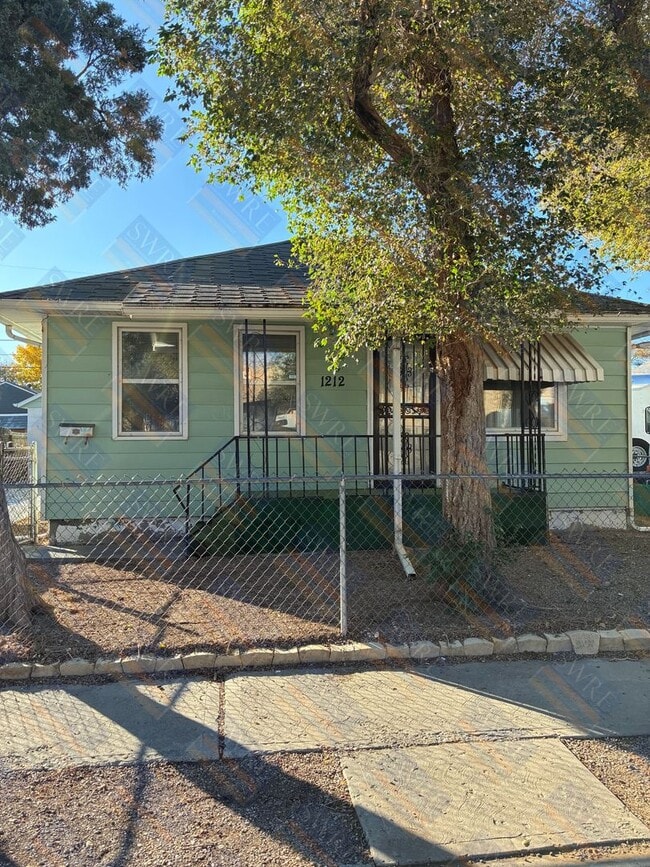 Building Photo - 1212 11th St