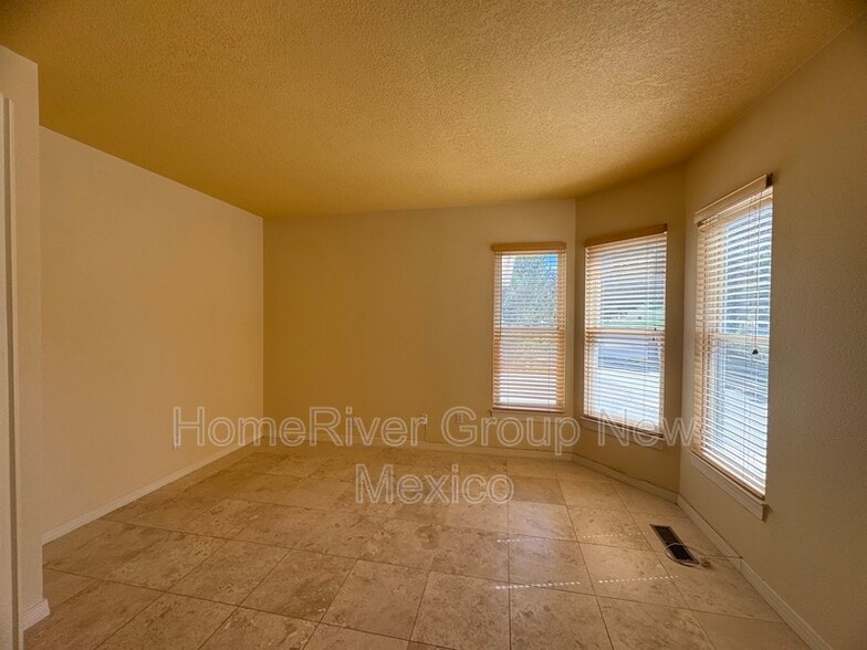 Building Photo - 7005 Sky Valley Way NE