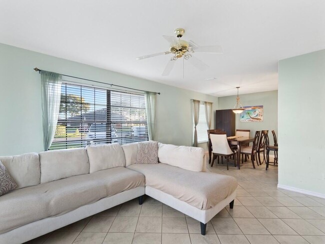 Building Photo - 1607 Laurel Leaf Ln