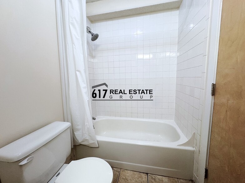 Building Photo - 150 N Beacon St