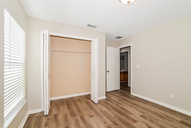 Building Photo - 4085 Waltham Forest Dr