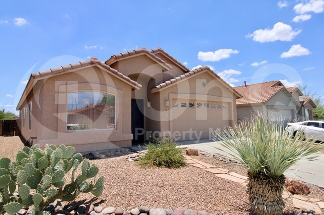 Primary Photo - 579 W Tara Danette Dr
