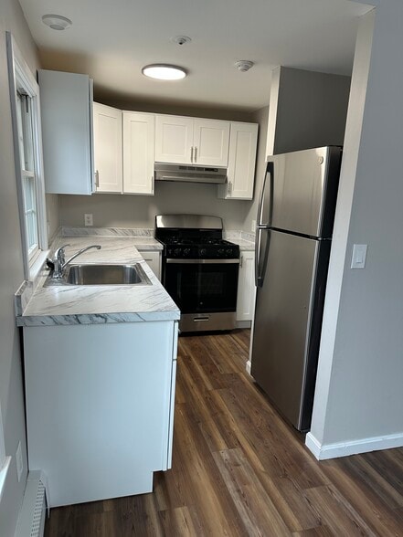 Building Photo - 1183 Kingstown Rd