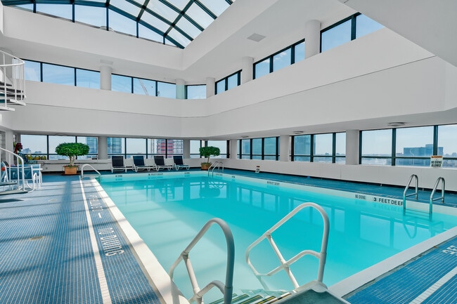 Building Photo - 240 E 47th St